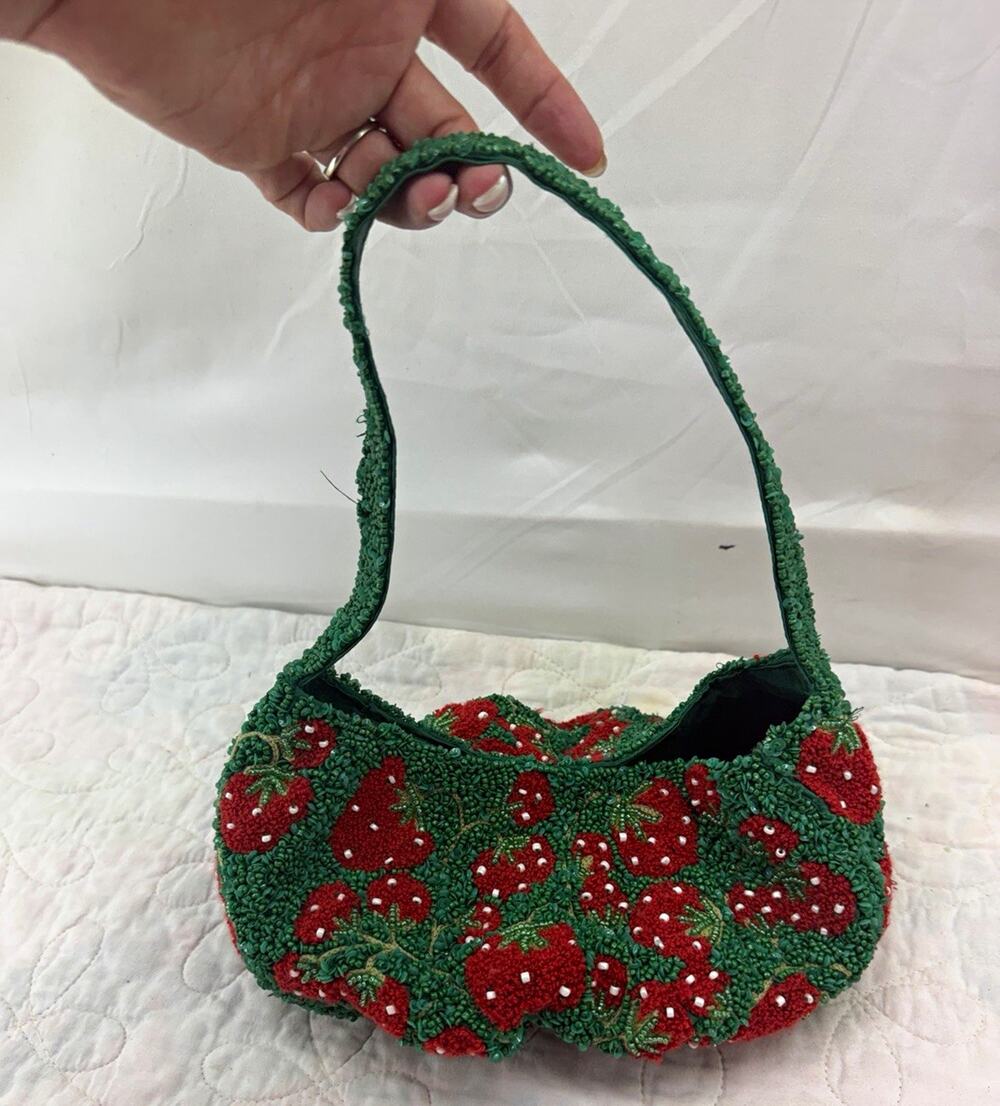 Green Red Strawberry Beaded Sequin Lined Bag Purse Snap Silver cutesy feminine